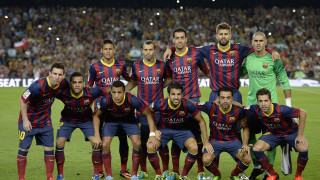 Men soccer field crowd group - a group of men free wallpaper