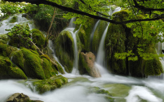 Waterfall mossy rocks flowing water - side and trees free wallpaper