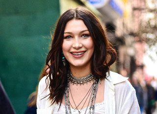 Woman smiling white shirt necklace - a necklace free wallpaper