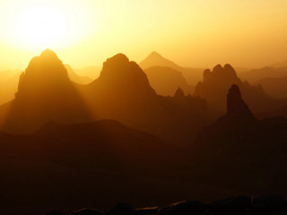 Sunset mountains rocks clouds sunshine - amir zand free wallpaper