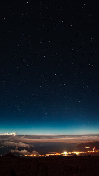 Night sky stars clouds city - a night sky free wallpaper