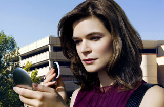Woman hair dryer mirror outside - outside free wallpaper