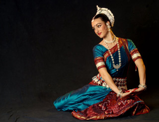 Woman blue red dress tiara - daphne mcclure free wallpaper