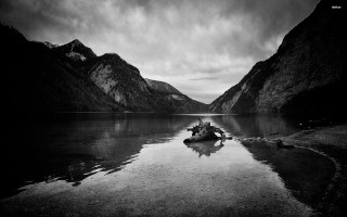 Boat shore lake mountains cloudy - the shore of a lake free wallpaper