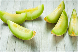 Sliced fruit table white background - the edge free wallpaper