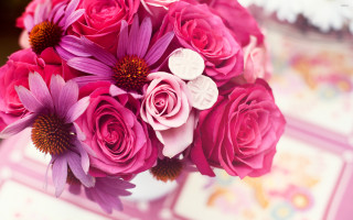 Bouquet pink purple flowers table - a bouquet free wallpaper