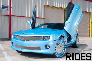 Blue car doors open parking - its door free wallpaper