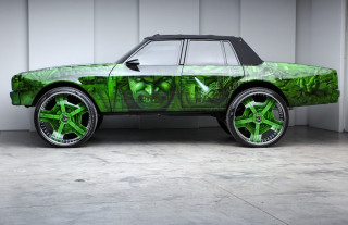 Green car green design wheels - the front of it free wallpaper