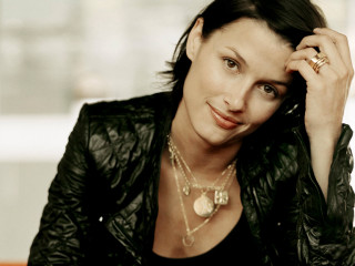 Woman black jacket posing hand - a black jacket free wallpaper