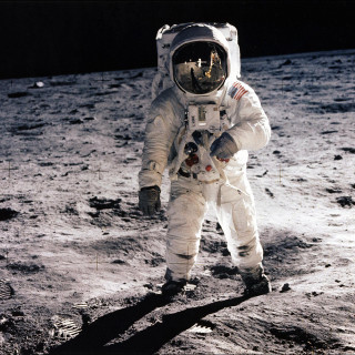 Astronaut walking moon foot ground - his foot free wallpaper