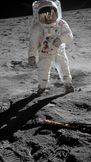 Astronaut moon walking shadow ground - space art free wallpaper