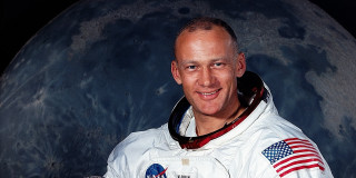 Man white space suit wine - earl moran free wallpaper