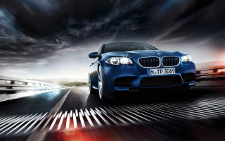 Blue car bridge redlight cloudy - a blue car free wallpaper