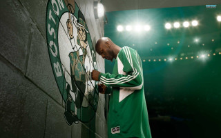 Man green jersey writing wall - visionary free wallpaper