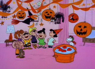 Halloween family trickortreat dog costume - kitsch movement free wallpaper