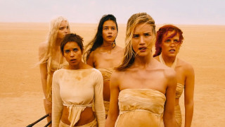 Women desert sword group standing - a sword free wallpaper