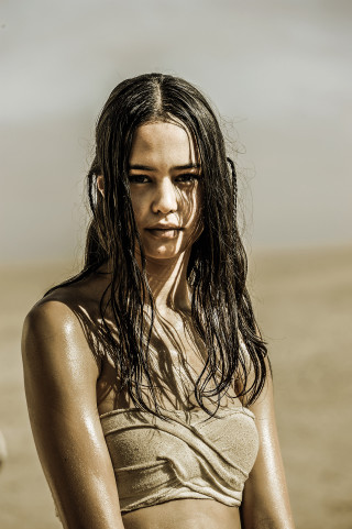 Woman wet hair bikini beach - primitivism free wallpaper
