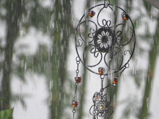 Wind chime tree rain blurry - impressionist free wallpaper
