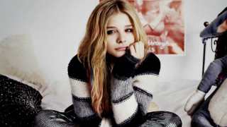Woman sitting bed stuffed animal 3 - stuffed free wallpaper