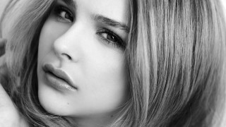 Woman long hair necklace posing 12 - long hair and a necklace free wallpaper