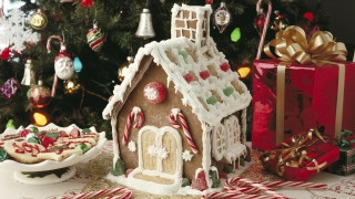 Gingerbread house christmas tree cookies - movement free wallpaper for desktop