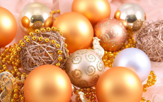 Colored ornaments white surface gold - gold free wallpaper