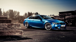 Blue car parking lot wood - the car free wallpaper