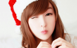 Woman santa hat heart shaped - a red heart free wallpaper