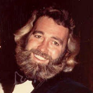 Man beard bowtie smiling photo - alan davis free wallpaper