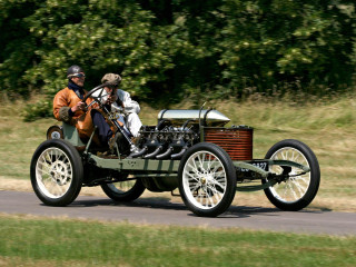 Man woman oldcar road trees - dieselpunk free wallpaper