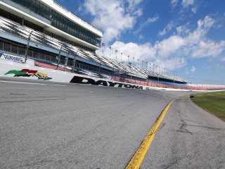 Race track racing car sky - racing free wallpaper