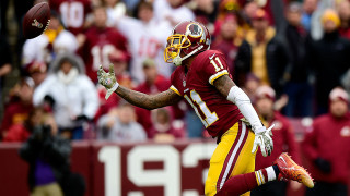 Football player running with ball 8 - the sideline free wallpaper