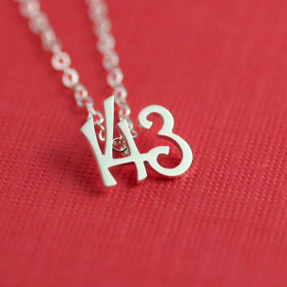 Silver necklace number 43 red - red free wallpaper
