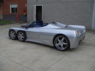 Silver sports car red door - ray free wallpaper