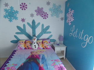 Frozen princess bed comforter pillow - temporary art free wallpaper