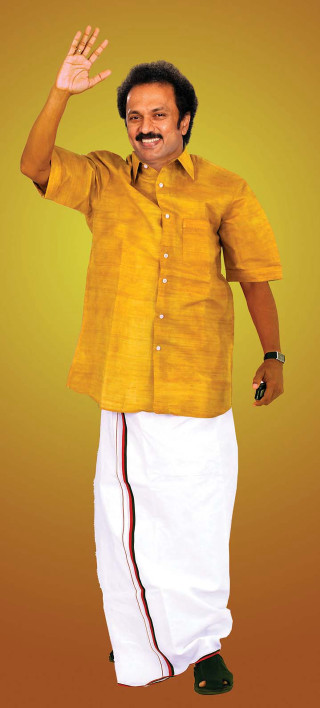 Man yellow shirt white pants - a smile free wallpaper
