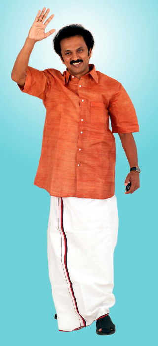 Man red shirt white pants - the air free wallpaper