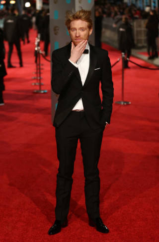 Man tuxedo red carpet event - full free wallpaper