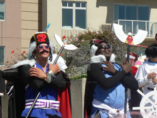 Costume group umbrellas balcony building - a balcony free wallpaper