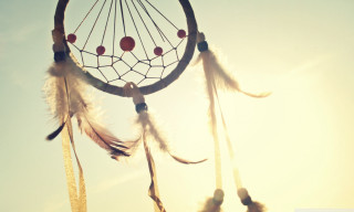 Dream catcher closeup feathers sun - magical free wallpaper for desktop