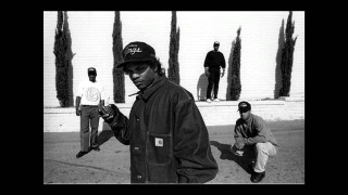 Man street cellphone group men - altichiero free wallpaper