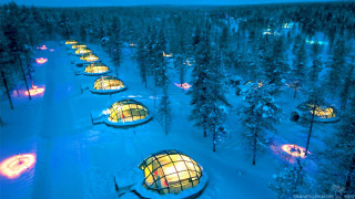 Glass igloos snow night lights - bruce munro free wallpaper