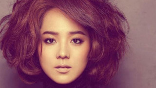 Woman brownshort hair blackshirt photorealistic - choi buk free wallpaper for desktop