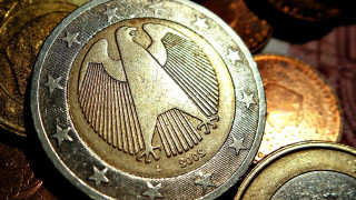 Coin bird closeup stars detail - berlin secession free wallpaper