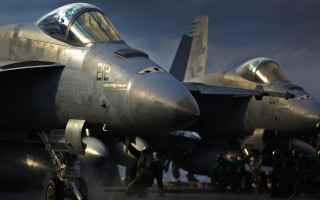 Group people fighter jet runway - a fighter jet free wallpaper