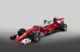 Red racecar white yellow stripe - the front of the car free wallpaper