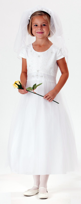 Little girl white dress holding - a little girl free wallpaper
