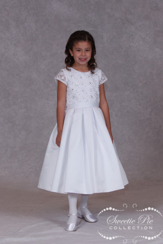 Little girl white dress studio - a little girl free wallpaper