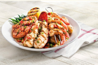 Shrimp vegetables fork lemon food - a plate of food free wallpaper