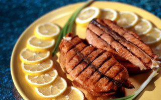 Grilled meat lemons tablecloth blue - chippy free wallpaper
